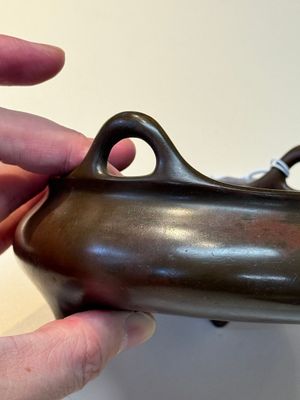 A Chinese bronze tripod censer, Xuande mark, 17/18th C. — photo 16
