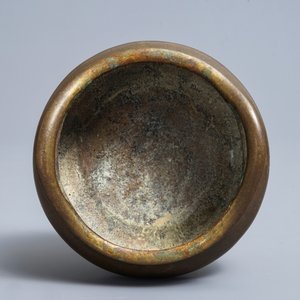 A Chinese bronze tripod censer, Xuande mark, 18/19th C. — 照片 5