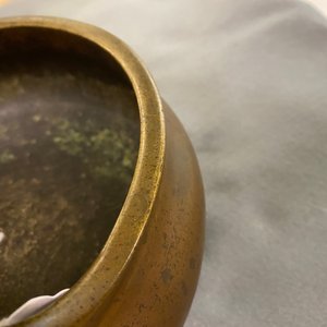 A Chinese bronze tripod censer, Xuande mark, 18th C. — photo 19