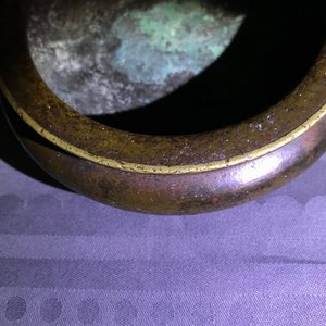A Chinese bronze tripod censer, Xuande mark, Ming — photo 8