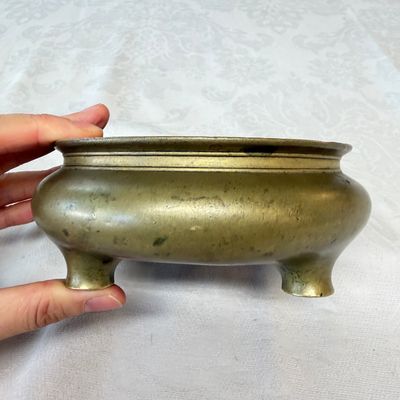 A Chinese bronze tripod censer — photo 4