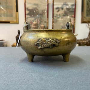 A Chinese bronze tripod 'elephants' censer, Qing — 照片 10