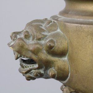 A Chinese bronze tripod incense burner with trigrams, 18/19th C. — photo 5