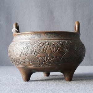 A Chinese bronze tripod 'phoenix and peony' censer, Xuande mark, 18th C. — 照片 26