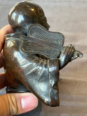 A Chinese bronze vase and a Taoist figure-shaped incense burner, Ming — foto 14