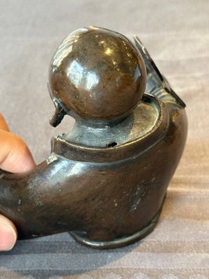 A Chinese bronze vase and a Taoist figure-shaped incense burner, Ming — foto 15