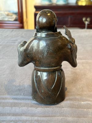 A Chinese bronze vase and a Taoist figure-shaped incense burner, Ming — foto 10