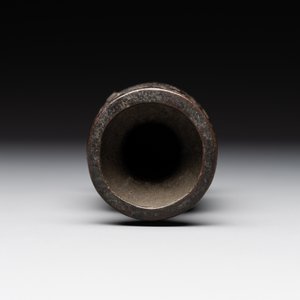 A Chinese bronze vase and a Taoist figure-shaped incense burner, Ming — foto 15