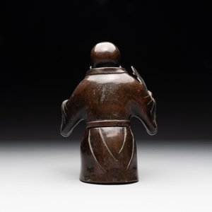 A Chinese bronze vase and a Taoist figure-shaped incense burner, Ming — foto 5