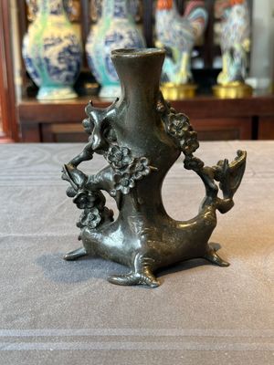 A Chinese bronze vase in the shape of a prunus, Ming — photo 1