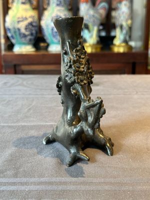 A Chinese bronze vase in the shape of a prunus, Ming — photo 2