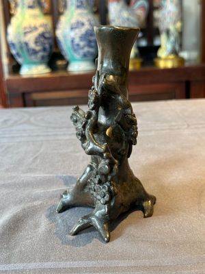 A Chinese bronze vase in the shape of a prunus, Ming — photo 4