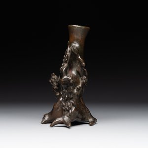 A Chinese bronze vase in the shape of a prunus, Ming — photo 3