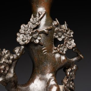 A Chinese bronze vase in the shape of a prunus, Ming — photo 6