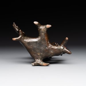 A Chinese bronze vase in the shape of a prunus, Ming — photo 7