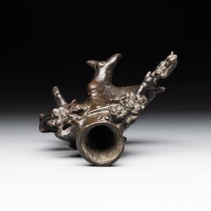 A Chinese bronze vase in the shape of a prunus, Ming — photo 8