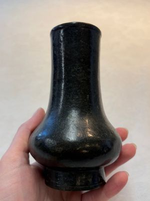A Chinese bronze vase, 'zhi 觯', Song/Yuan — photo 1