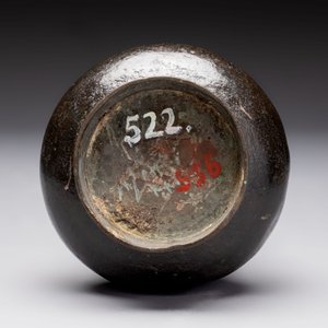 A Chinese bronze vase, 'zhi 觯', Song/Yuan — photo 5