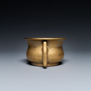 A Chinese bronze 'yilu' censer, Xuande mark, 17th C. — 照片 5