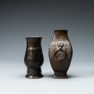 A Chinese bronze 'zhi' vase and an archaic two-ringed vase, Song and Qing — 照片 4
