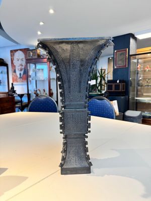 A Chinese bronze 'zun' vase with taotie design, Ming — photo 2