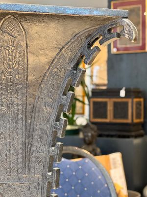 A Chinese bronze 'zun' vase with taotie design, Ming — photo 7