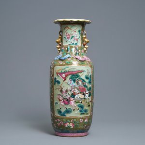 A Chinese brown- and celadon-ground famille rose vase, 19th C. — photo 3