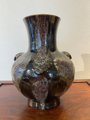 A Chinese brown-flambé-glazed 'hu' vase, Kangxi mark, 19th C. — 照片 3