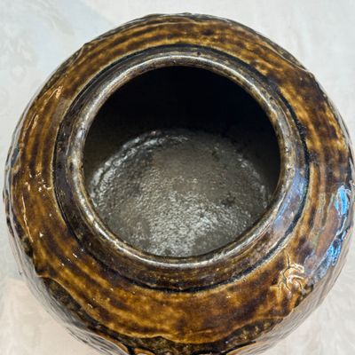 A Chinese brown-glazed slip-decorated 'Yue Zhong Dan Gui 月中桂丹' jar — 照片 8