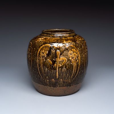 A Chinese brown-glazed slip-decorated 'Yue Zhong Dan Gui 月中桂丹' jar, Qing