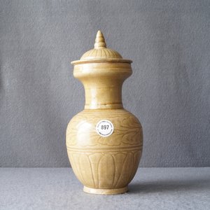 A Chinese brown-glazed vase and cover with incised design, Song — 照片 19
