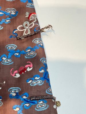 A Chinese brown-ground embroidered silk 'Dragon' robe, 'Ji Fu' 吉服, 19th C. — photo 16