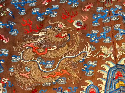 A Chinese brown-ground embroidered silk 'Dragon' robe, 'Ji Fu' 吉服, 19th C. — photo 17