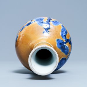A Chinese café-au-lait-ground 'dragon and tiger' vase, Kangxi — 照片 5