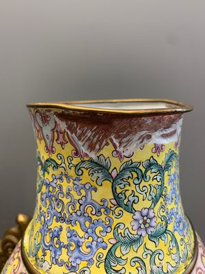 A Chinese Canton enamel '100 boys' 'hu' vase, 20th C. — photo 5