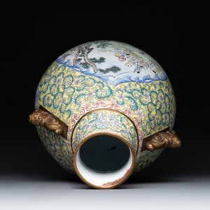 A Chinese Canton enamel '100 boys' 'hu' vase, 20th C. — photo 5
