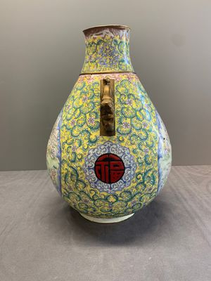 A Chinese Canton enamel '100 boys' 'hu' vase, 20th C. — photo 2
