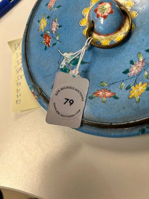 A Chinese Canton enamel blue-ground circular hand mirror, early 19th C. — foto 7