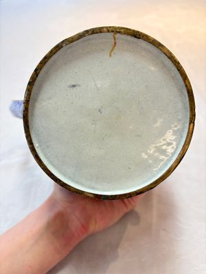 A Chinese Canton enamel blue-ground jug and a rare pink-ground ewer, Qianlong/Jiaqing — 照片 6