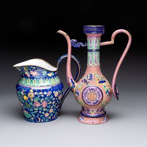 A Chinese Canton enamel blue-ground jug and a rare pink-ground ewer, Qianlong/Jiaqing — 照片 1