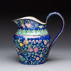 A Chinese Canton enamel blue-ground jug and a rare pink-ground ewer, Qianlong/Jiaqing — 照片 8