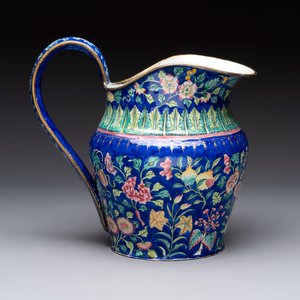 A Chinese Canton enamel blue-ground jug and a rare pink-ground ewer, Qianlong/Jiaqing — 照片 10