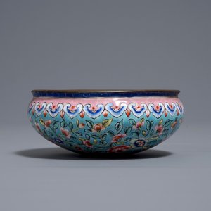 A Chinese Canton enamel brush washer on lotus-shaped stand, 18/19th C. — 照片 5
