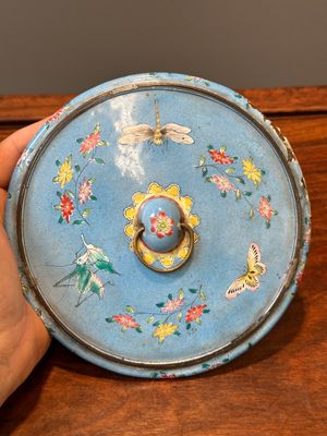 A Chinese Canton enamel circular hand mirror, early 19th C. — 照片 1
