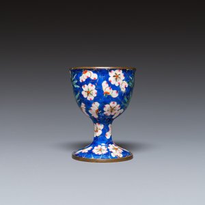 A Chinese Canton enamel egg cup, Qianlong/Jiaqing — 照片 4