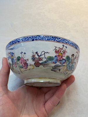 A Chinese Canton enamel 'Eight Immortals' bowl, 18th C. — photo 4