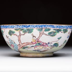 A Chinese Canton enamel 'Eight Immortals' bowl, 18th C. — photo 3