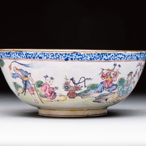 A Chinese Canton enamel 'Eight Immortals' bowl, 18th C. — photo 4