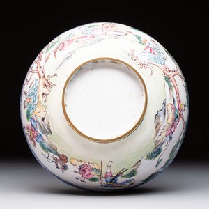 A Chinese Canton enamel 'Eight Immortals' bowl, 18th C. — photo 7