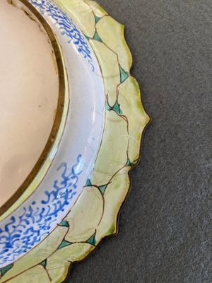 A Chinese Canton enamel 'erotical subject' plate, Yongzheng/Qianlong — photo 8
